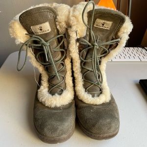 BearPaw suede boots, Sherpa lined size 8